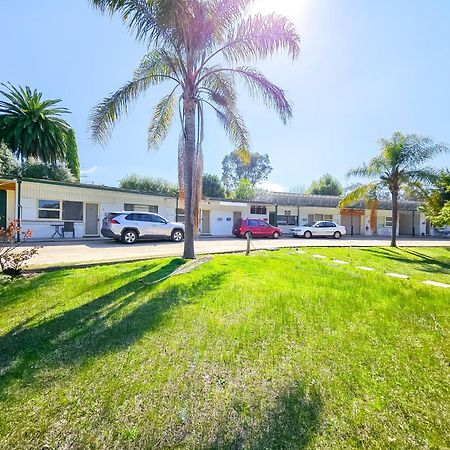 Green Door Motel Lavington Exterior foto