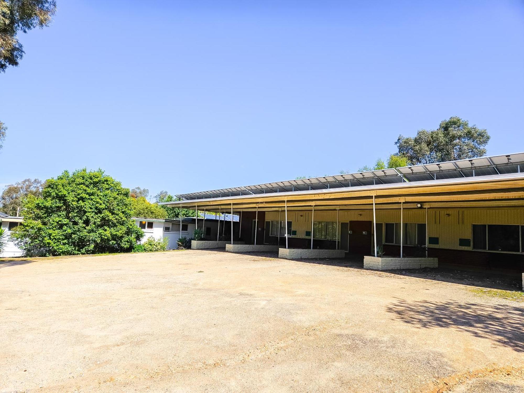 Green Door Motel Lavington Exterior foto