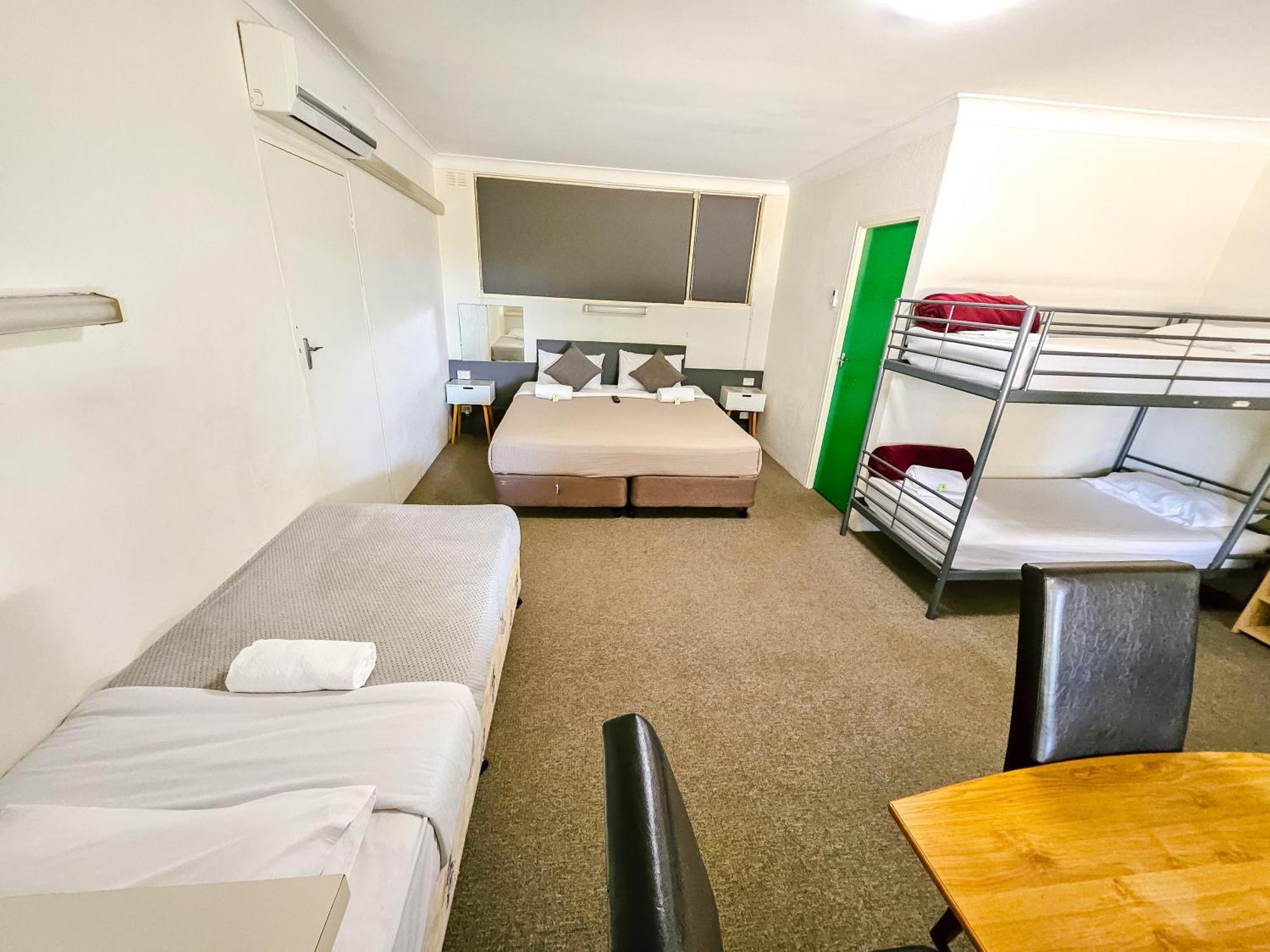 Green Door Motel Lavington Exterior foto